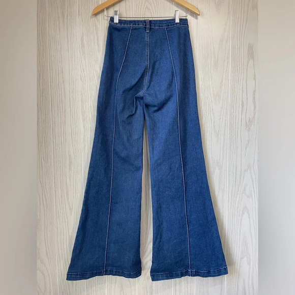 Rockin C Flare Leg With Seam down front and back of legs Size Small Jeans - Picture 3 of 3